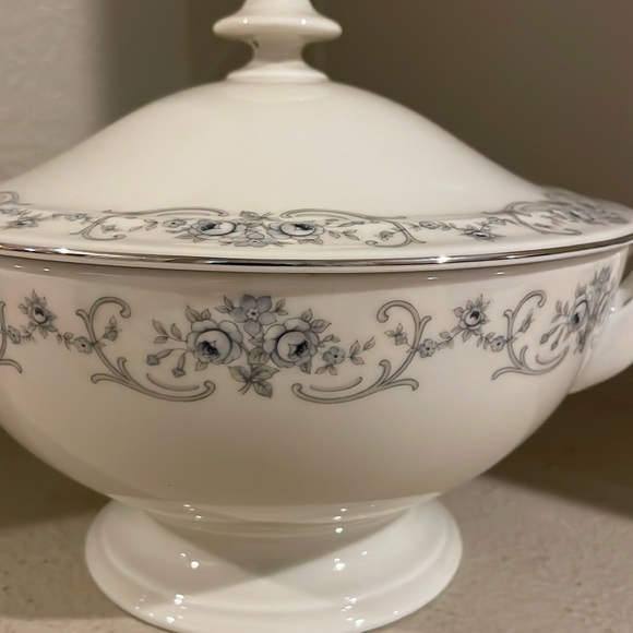 VTG- Johann Haviland Bavaria Rhineland Footed Round Soup Tourine with Lid 11” - Picture 2 of 11